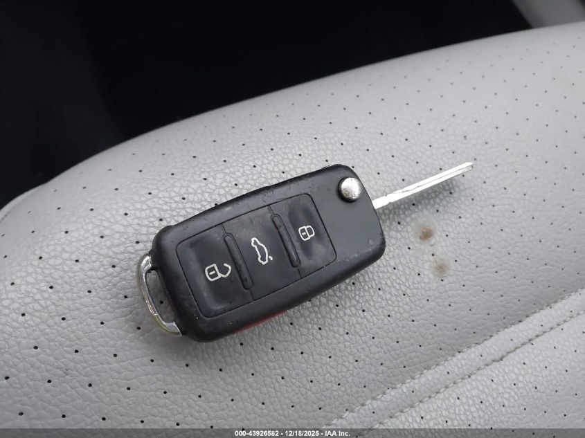 2018 Volkswagen Passat 2.0T R-Line/2.0T S VIN: 1VWAA7A33JC019206 Lot: 43926582