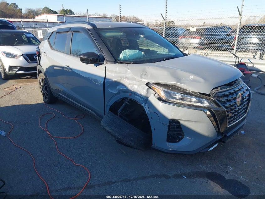 2023 Nissan Kicks Sr Xtronic Cvt