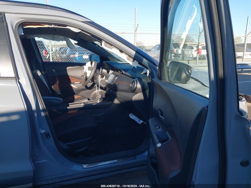 2023 Nissan Kicks Sr Xtronic Cvt