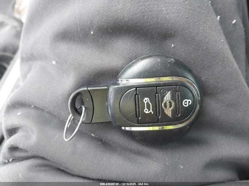 2017 Mini Clubman Cooper VIN: WMWLU1C54H2F27599 Lot: 43926749