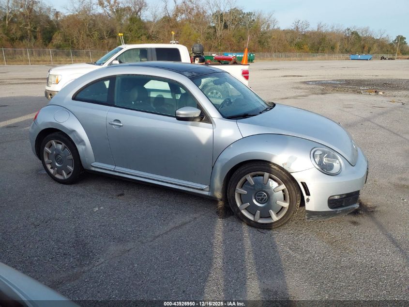 2012 Volkswagen Beetle 2.5L VIN: 3VWJP7AT8CM611720 Lot: 43926950