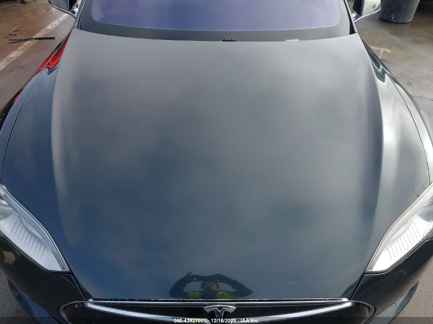 2013 Tesla Model S Performance VIN: 5YJSA1DP7DFP17019 Lot: 43927005