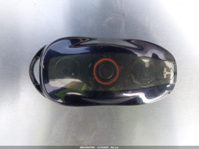 2013 Tesla Model S Performance VIN: 5YJSA1DP7DFP17019 Lot: 43927005