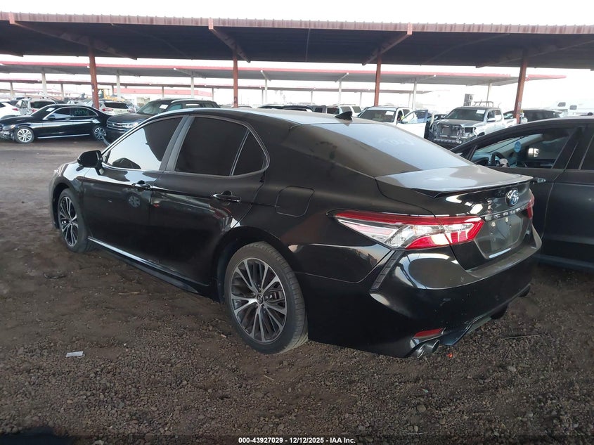 4T1B21HK3KU520103 2019 TOYOTA CAMRY photo no. 3