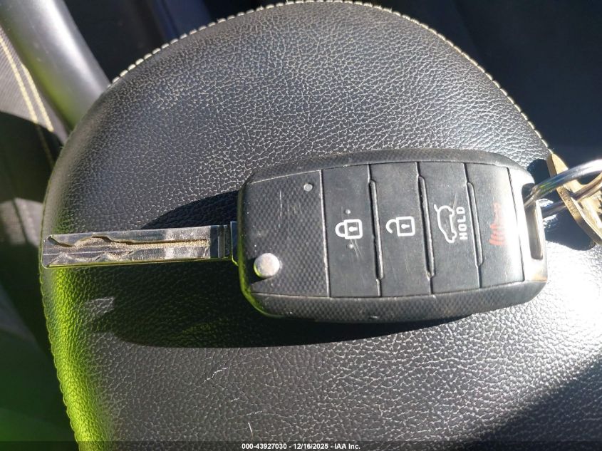 2014 Kia Soul + VIN: KNDJP3A57E7028792 Lot: 43927030