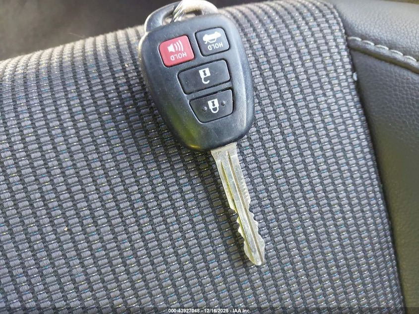 2017 Toyota Corolla Se VIN: 2T1BURHE1HC942979 Lot: 43927048