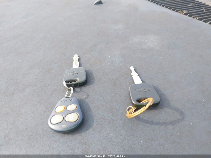 1999 Ford Expedition Eddie Bauer/Xlt VIN: 1FMPU18L2XLC20932 Lot: 43927115