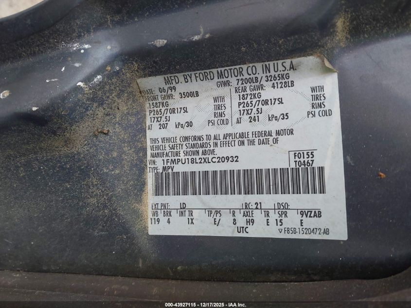 1999 Ford Expedition Eddie Bauer/Xlt VIN: 1FMPU18L2XLC20932 Lot: 43927115