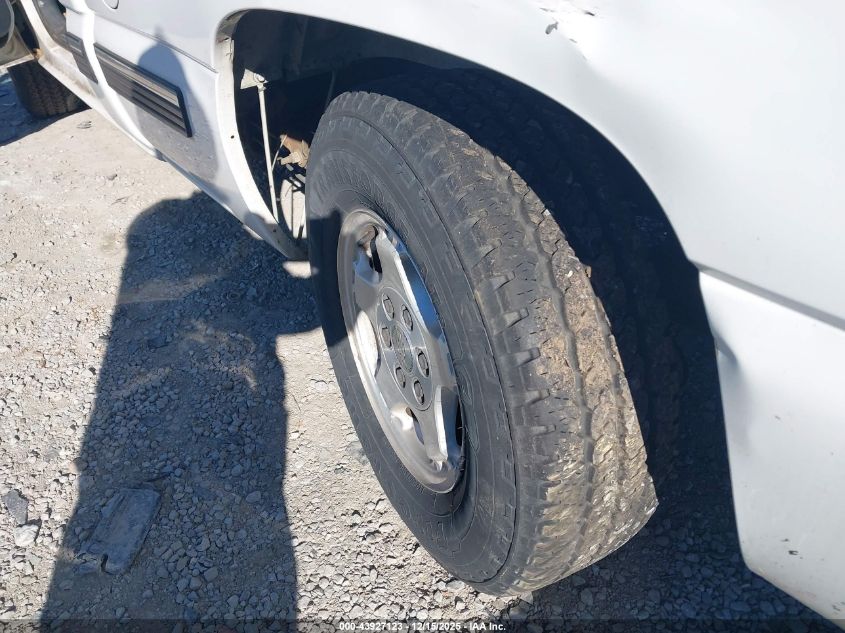 2000 Chevrolet Silverado 1500 VIN: 1GCEC14W4YZ274388 Lot: 43927123