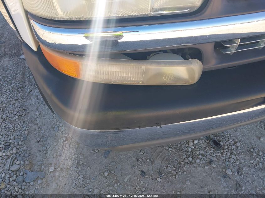 2000 Chevrolet Silverado 1500 VIN: 1GCEC14W4YZ274388 Lot: 43927123