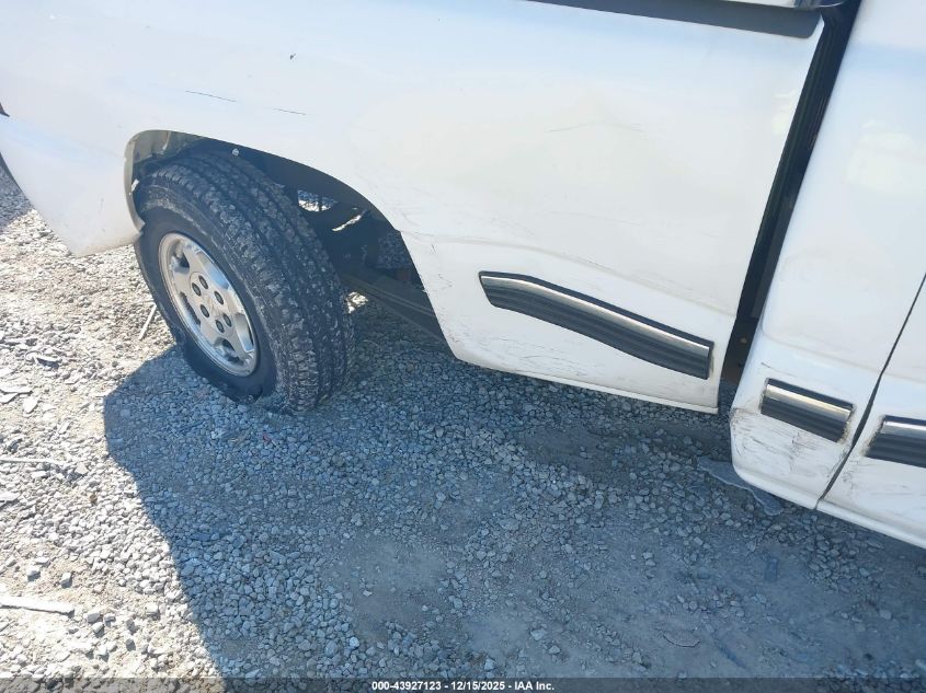 2000 Chevrolet Silverado 1500 VIN: 1GCEC14W4YZ274388 Lot: 43927123