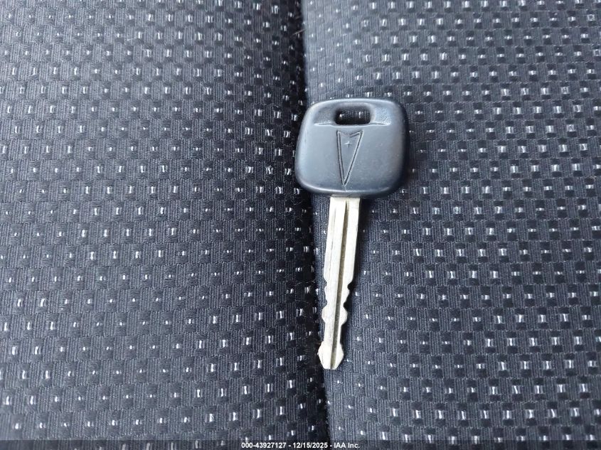 2010 Pontiac Vibe VIN: 5Y2SL6E82AZ401984 Lot: 43927127