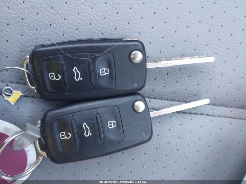 2014 Volkswagen Jetta Hybrid Sel VIN: 3VW637AJXEM229983 Lot: 43927229