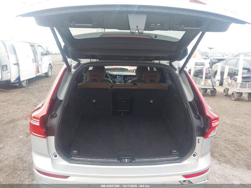 2022 Volvo Xc60 B5 Momentum VIN: YV4L12RK0N1982315 Lot: 43927260