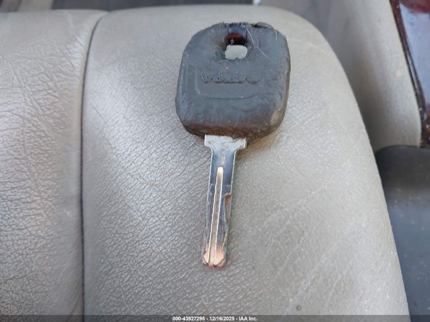 2000 Volvo S70 Se VIN: YV1LS61J2Y2633000 Lot: 43927295