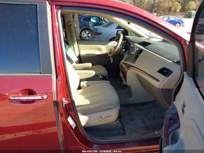 2011 Toyota Sienna Limited V6