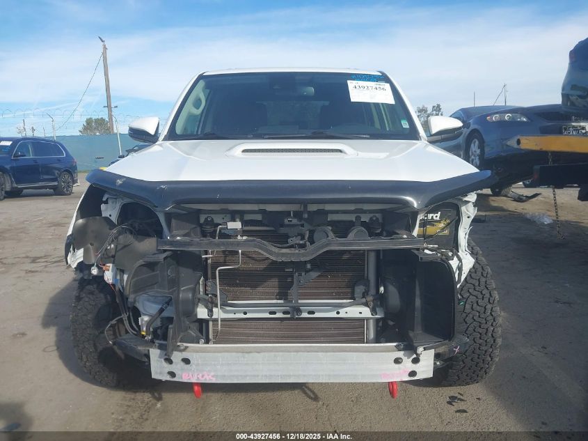 2020 Toyota 4Runner Trd Off Road Premium VIN: JTEBU5JR3L5798052 Lot: 43927456
