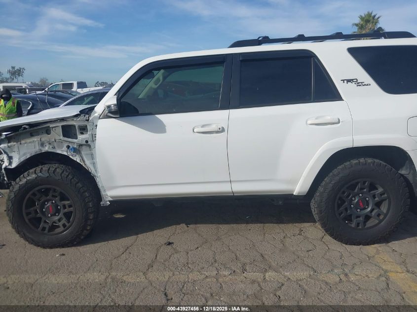 2020 Toyota 4Runner Trd Off Road Premium VIN: JTEBU5JR3L5798052 Lot: 43927456