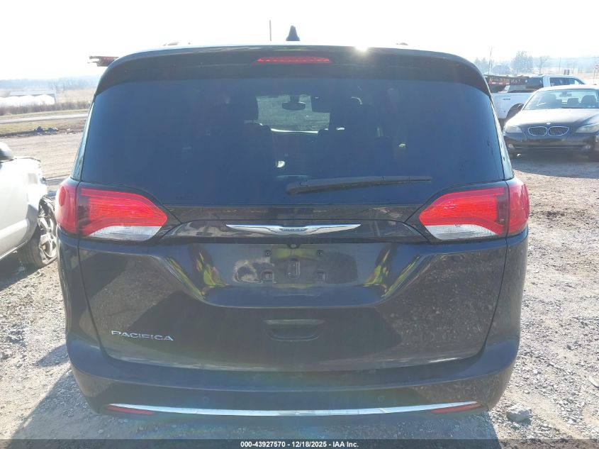 2017 Chrysler Pacifica Touring-L VIN: 2C4RC1BG4HR785865 Lot: 43927570