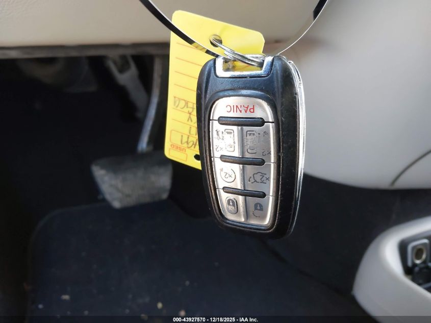 2017 Chrysler Pacifica Touring-L VIN: 2C4RC1BG4HR785865 Lot: 43927570