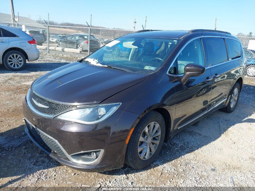 2017 Chrysler Pacifica Touring-L VIN: 2C4RC1BG4HR785865 Lot: 43927570