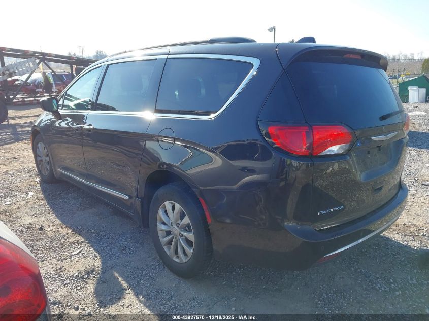 2017 Chrysler Pacifica Touring-L VIN: 2C4RC1BG4HR785865 Lot: 43927570