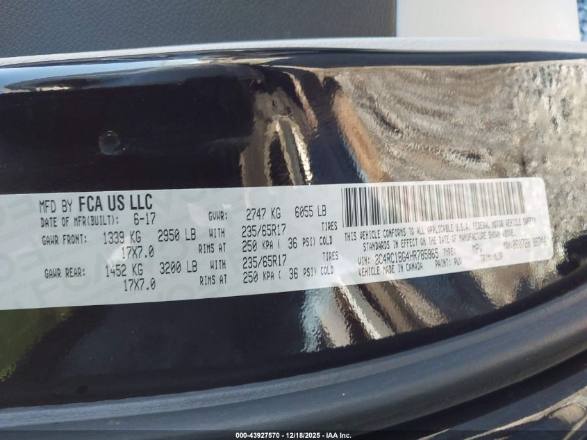 2017 Chrysler Pacifica Touring-L VIN: 2C4RC1BG4HR785865 Lot: 43927570