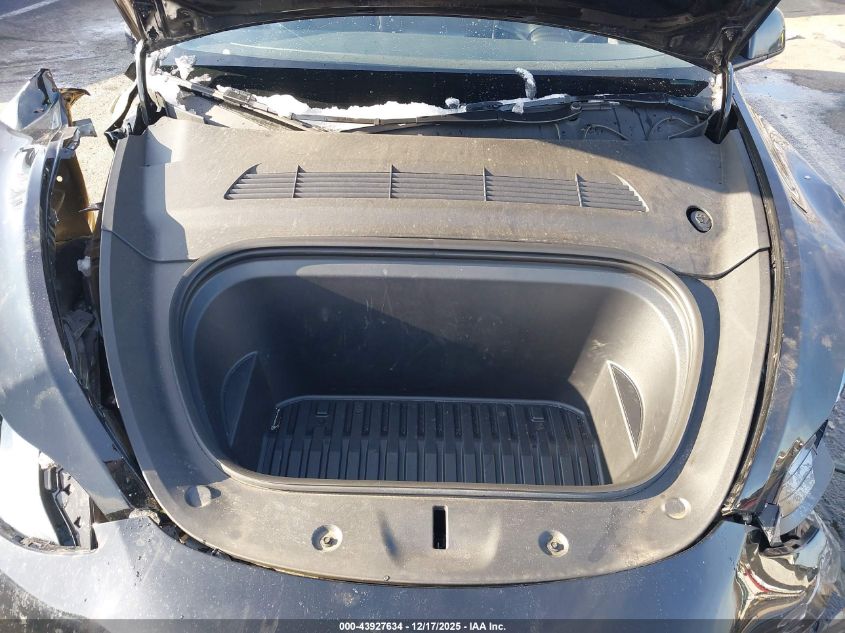 2024 Tesla Model Y Long Range Dual Motor All-Wheel Drive VIN: 7SAYGDEE4RF158854 Lot: 43927634