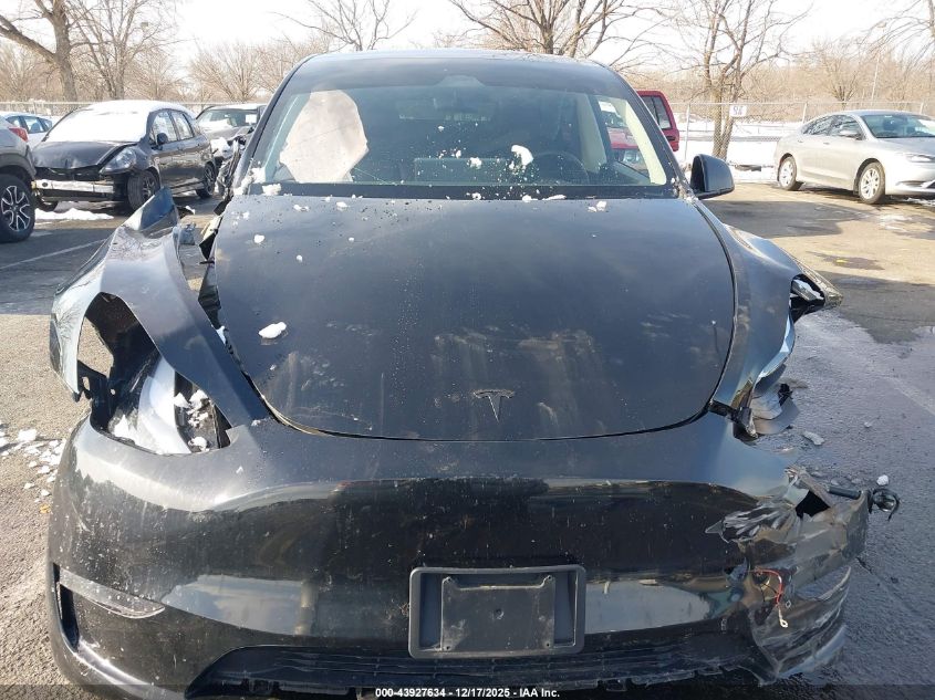 2024 Tesla Model Y Long Range Dual Motor All-Wheel Drive VIN: 7SAYGDEE4RF158854 Lot: 43927634