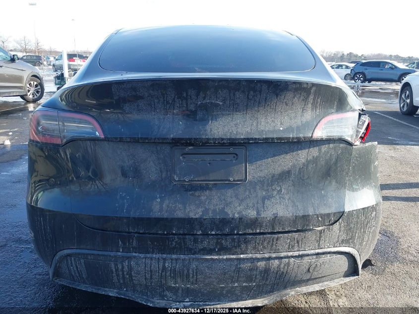 2024 Tesla Model Y Long Range Dual Motor All-Wheel Drive VIN: 7SAYGDEE4RF158854 Lot: 43927634