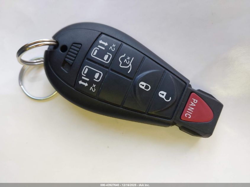 2015 Chrysler Town & Country Touring VIN: 2C4RC1BG1FR629750 Lot: 43927640