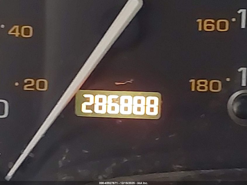 2000 Saturn Sl1 VIN: 1G8ZH5280YZ215301 Lot: 43927671