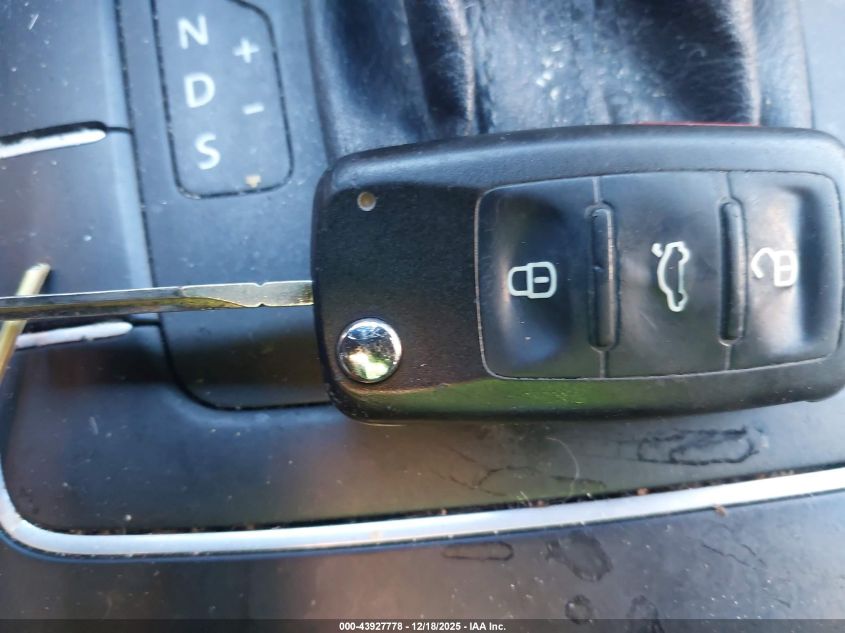 2013 Volkswagen Passat S VIN: 1VWAP7A3XDC130063 Lot: 43927778