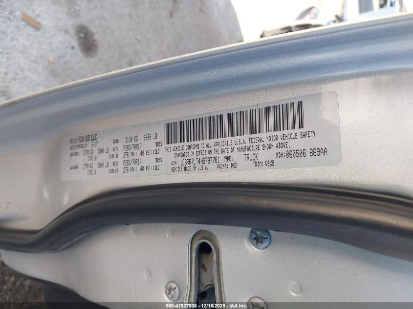 2017 Ram 1500 Slt 4X4 5'7 Box VIN: 1C6RR7LT4HS797761 Lot: 43927938