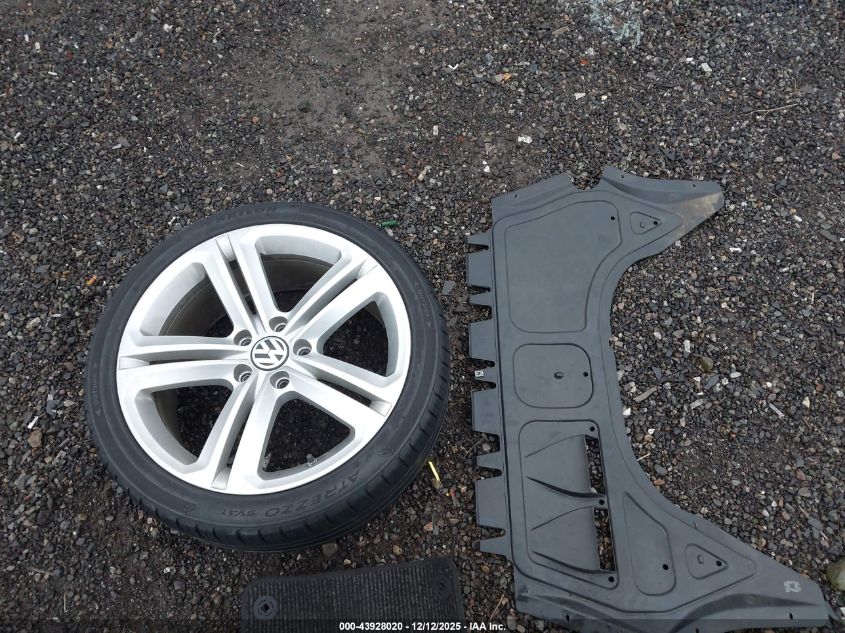 2013 Volkswagen Cc 2.0T R-Line VIN: WVWBP7AN9DE556758 Lot: 43928020