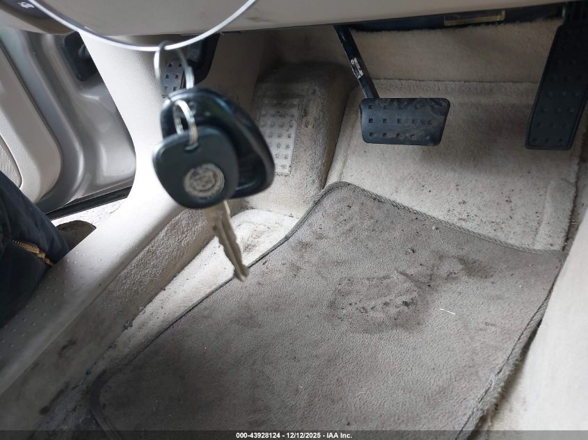 2004 Cadillac Srx V8 VIN: 1GYDE63A740138452 Lot: 43928124