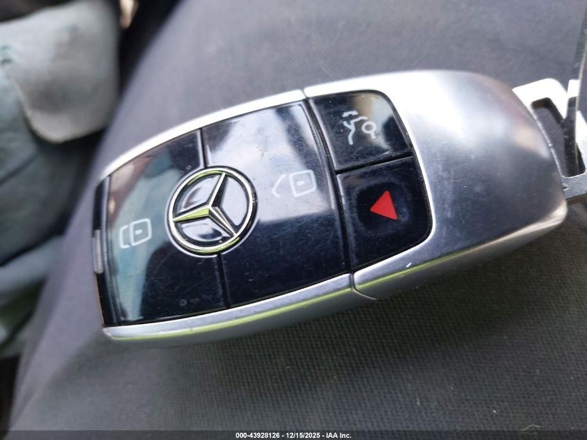 2019 Mercedes-Benz E 300 4Matic VIN: WDDZF4KB8KA588745 Lot: 43928126