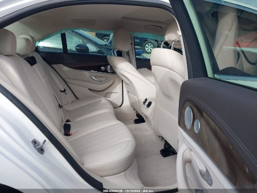 2019 Mercedes-Benz E 300 4Matic VIN: WDDZF4KB8KA588745 Lot: 43928126