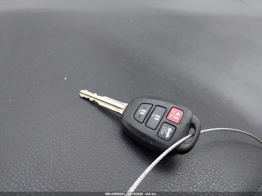 2015 Toyota Corolla Le VIN: 2T1BURHE8FC288592 Lot: 43928201