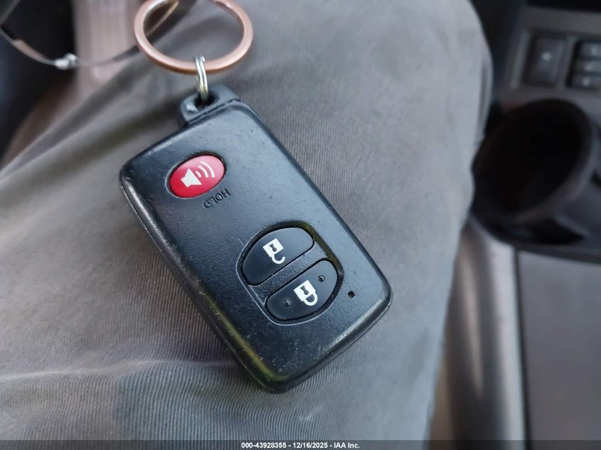 2010 Toyota Rav4 Limited V6 VIN: 2T3YK4DV5AW005704 Lot: 43928355