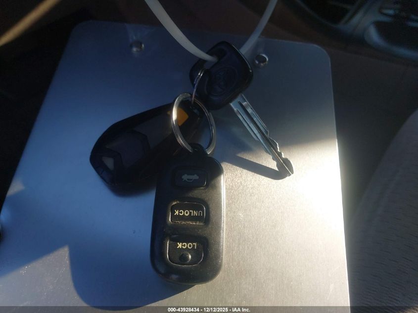 2003 Toyota Camry Le VIN: 4T1BE32K23U186918 Lot: 43928434