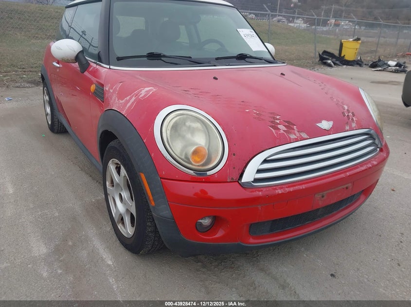 2007 Mini Cooper VIN: WMWMF33547TU61457 Lot: 43928474