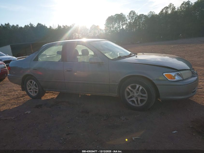 2001 Toyota Camry Le VIN: JT2BG28K810539370 Lot: 43928477