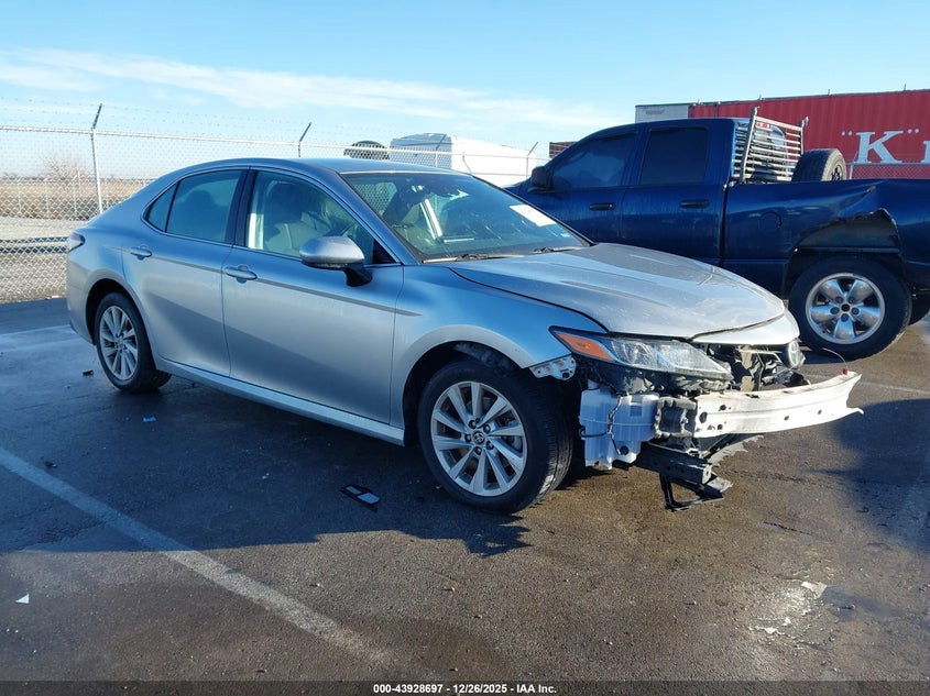 4T1C11AK0NU699514 2022 Toyota Camry Le auction photo 1