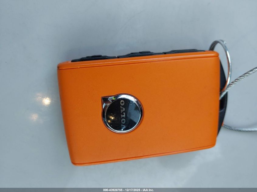 2025 Volvo Xc40 B5 Core Bright Theme VIN: YV4L12UJ2S2591025 Lot: 43928755