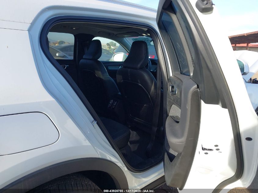 2025 Volvo Xc40 B5 Core Bright Theme VIN: YV4L12UJ2S2591025 Lot: 43928755