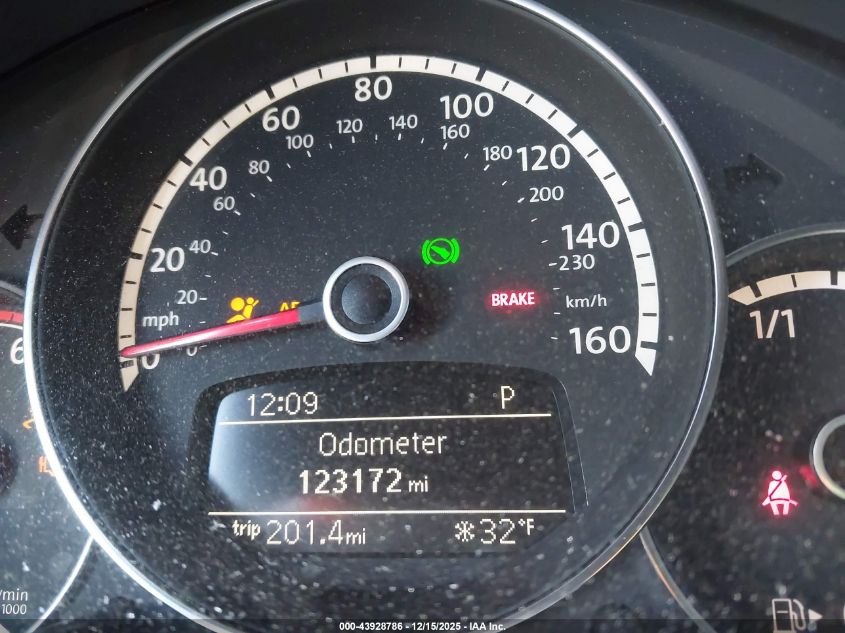 2013 Volkswagen Beetle 2.0L Tdi VIN: 3VWJL7AT8DM669081 Lot: 43928786