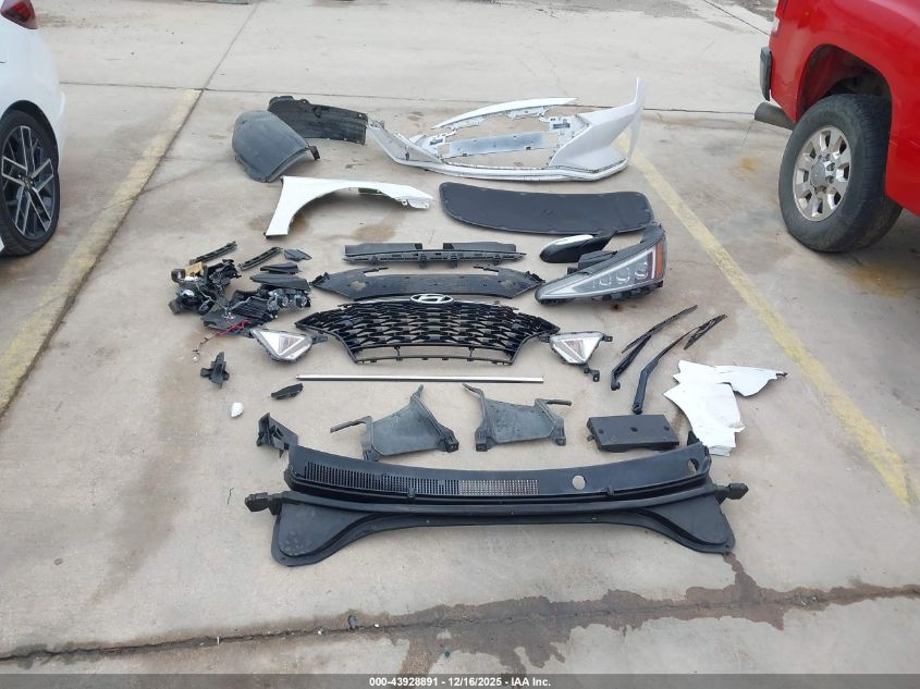 2019 Hyundai Elantra Sport VIN: KMHD04LBXKU843782 Lot: 43928891