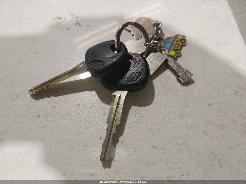 2013 Hyundai Elantra Gls VIN: 5NPDH4AE0DH298585 Lot: 43928898