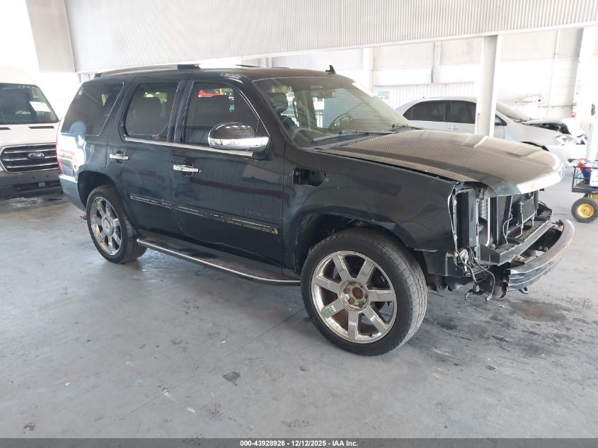 CADILLAC ESCALADE LUXURY